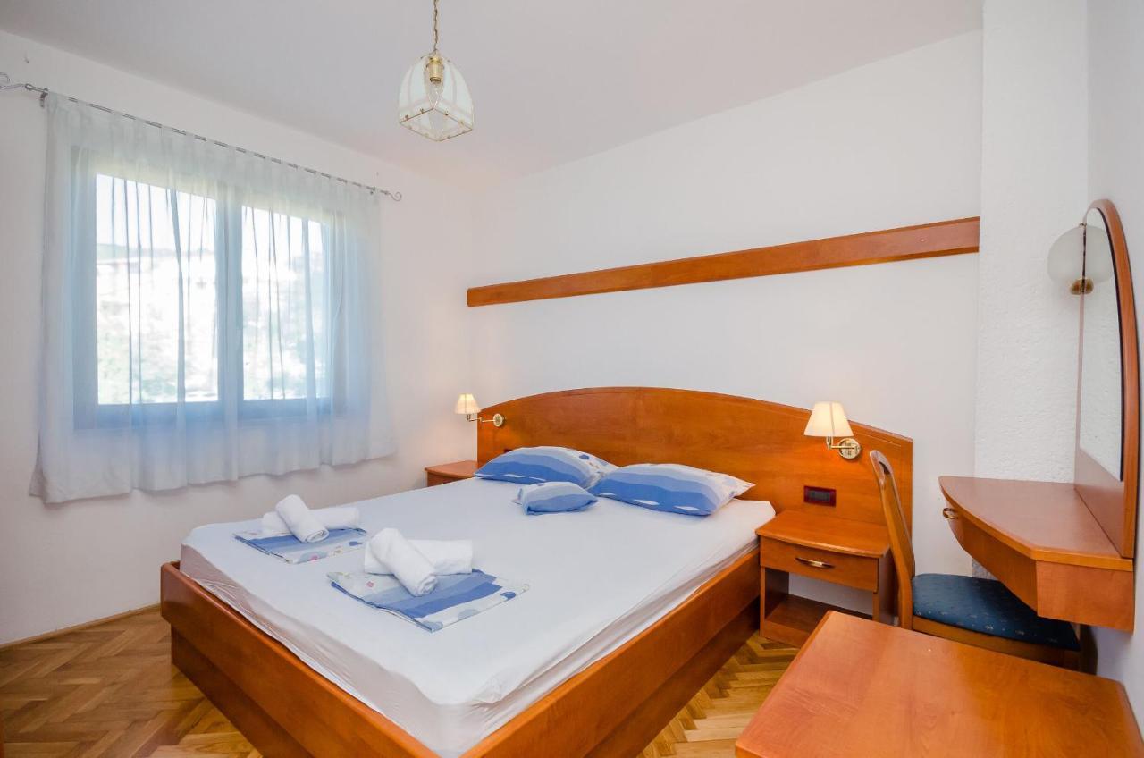 Apartments Zorka Kampor Exterior photo