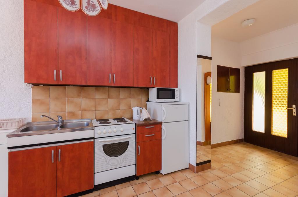 Apartments Zorka Kampor Exterior photo