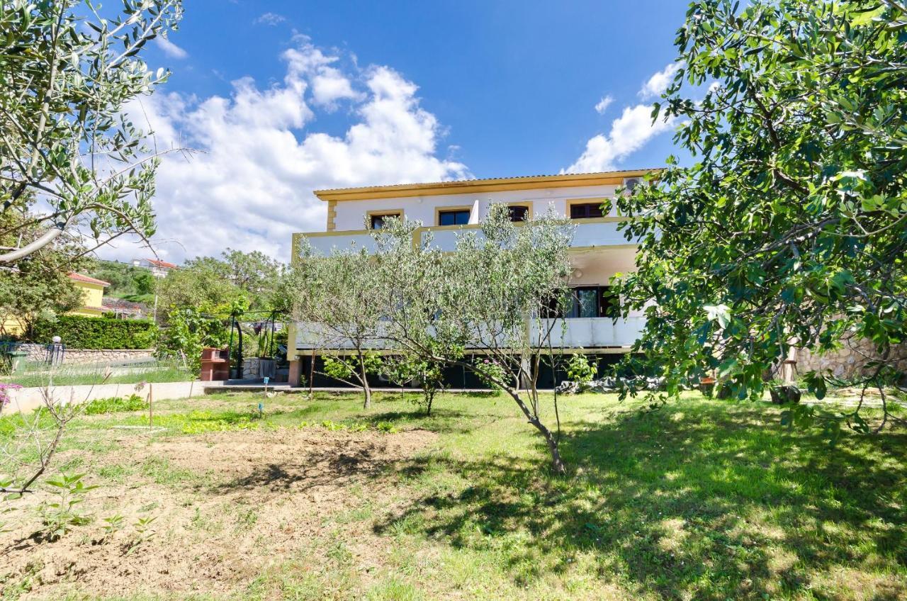 Apartments Zorka Kampor Exterior photo