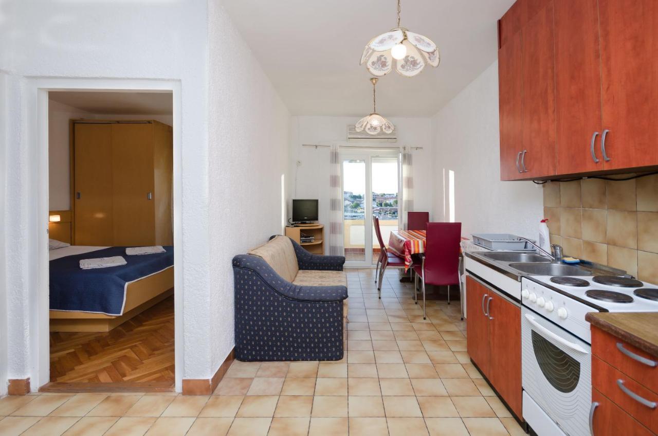 Apartments Zorka Kampor Exterior photo